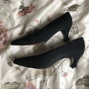 Stuart Weitzman vintage everyday pumps 🦋